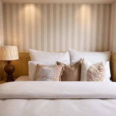 Vilma Sjobad Hotel *